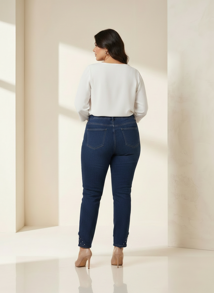 Еластични дънки в модерна визия Plus size