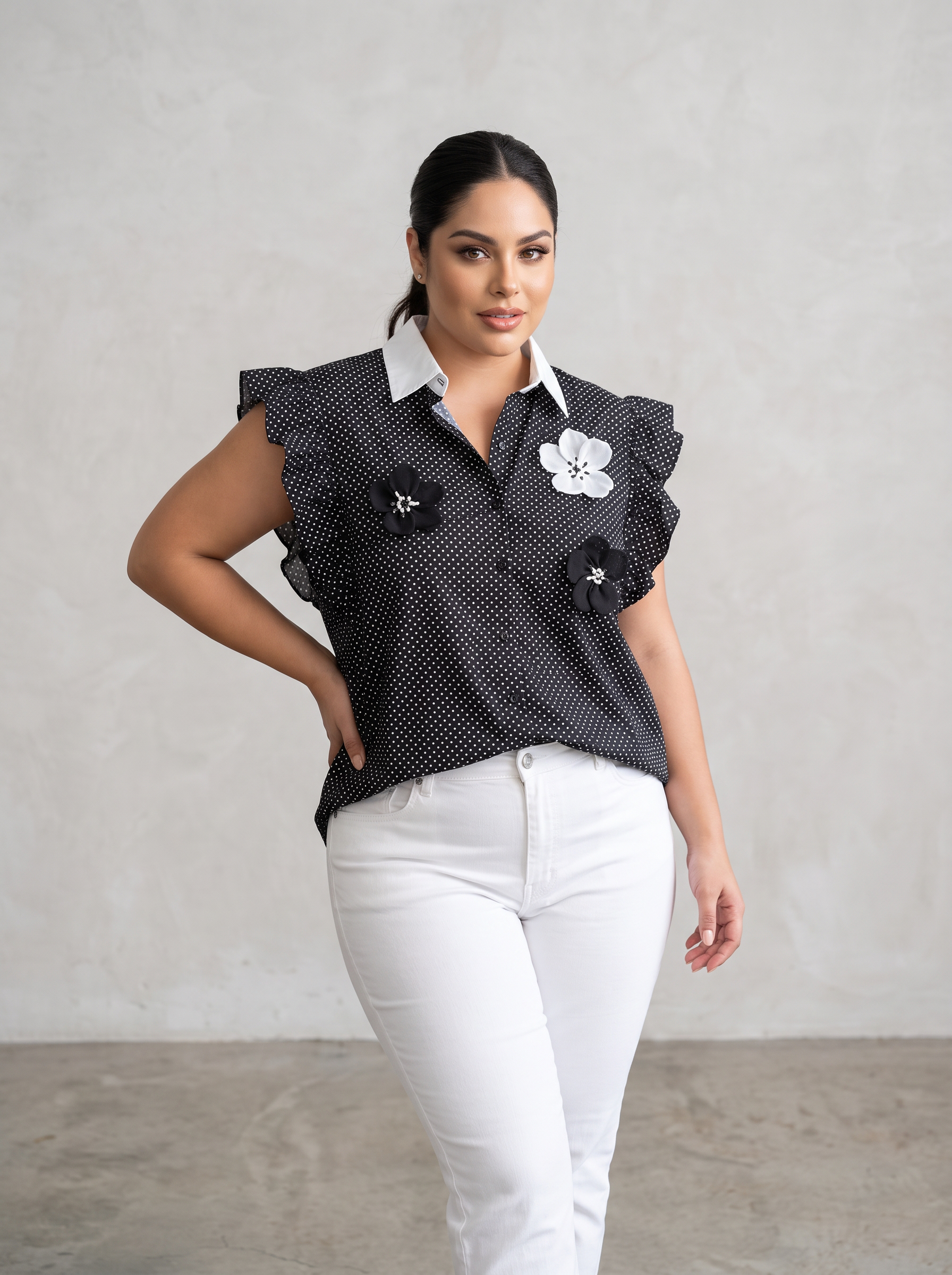 Черна риза с 3D цветя на точки PLUS SIZE модел 