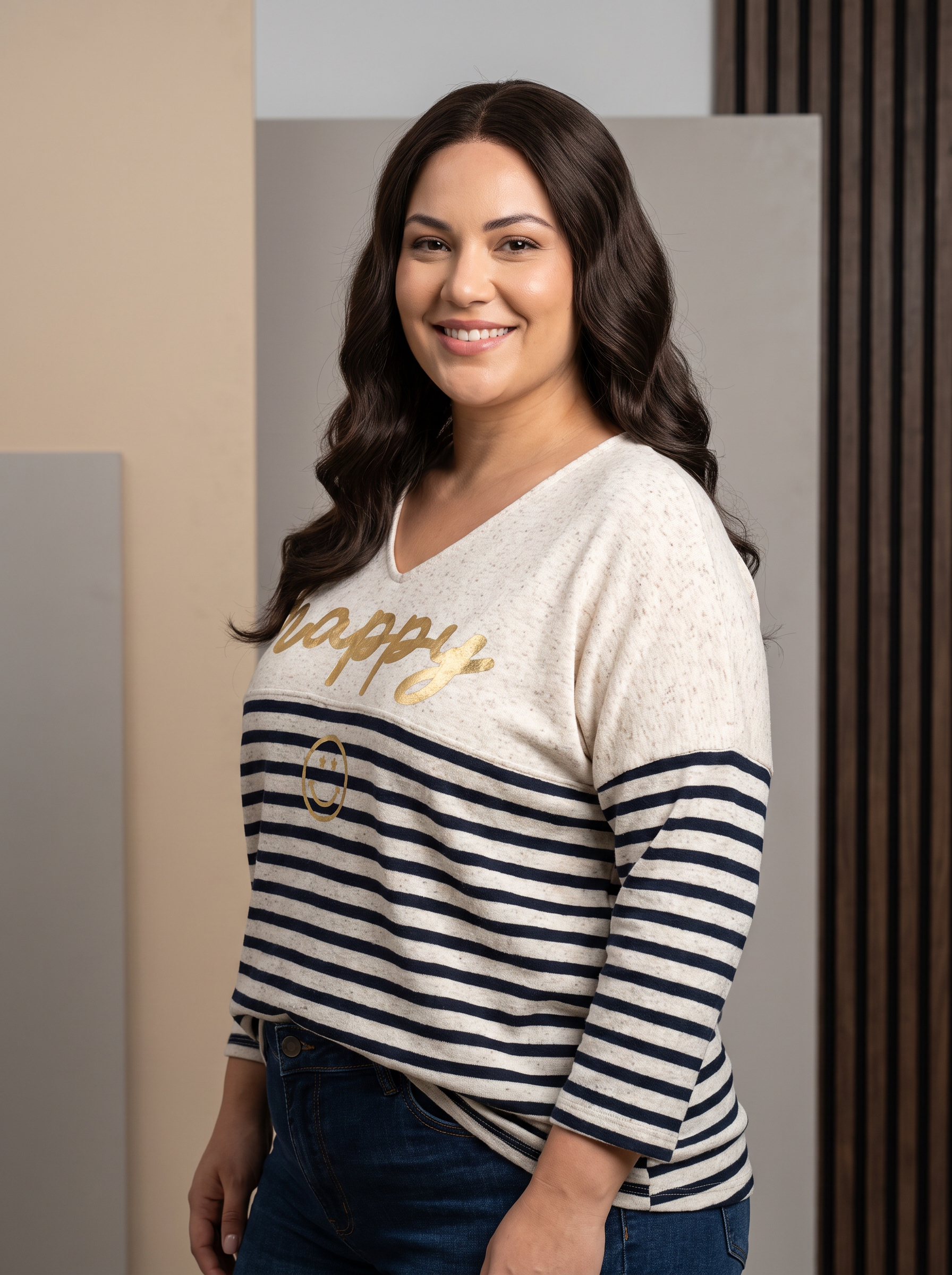 Дамска блуза цвят екрю с контрастно райе PLUS SIZE