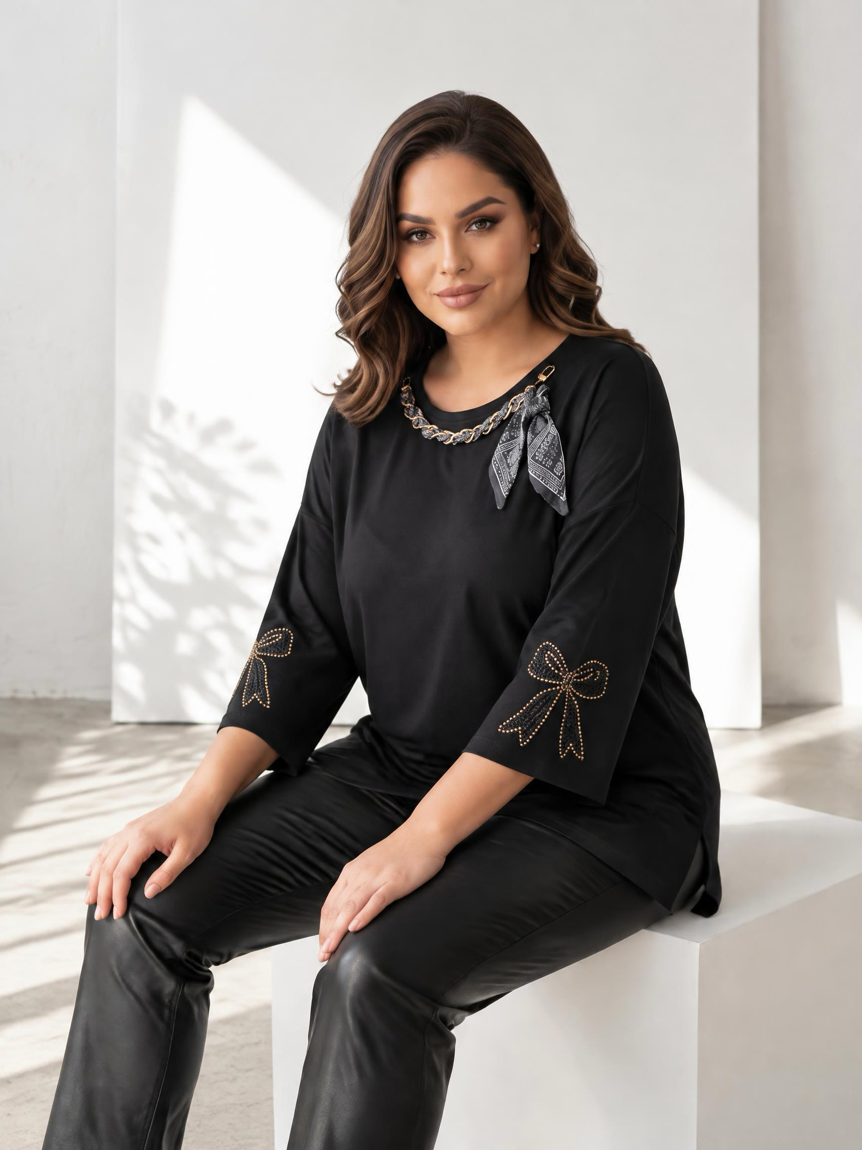 Стилна блуза в ефектно колие PLUS SIZE модел 