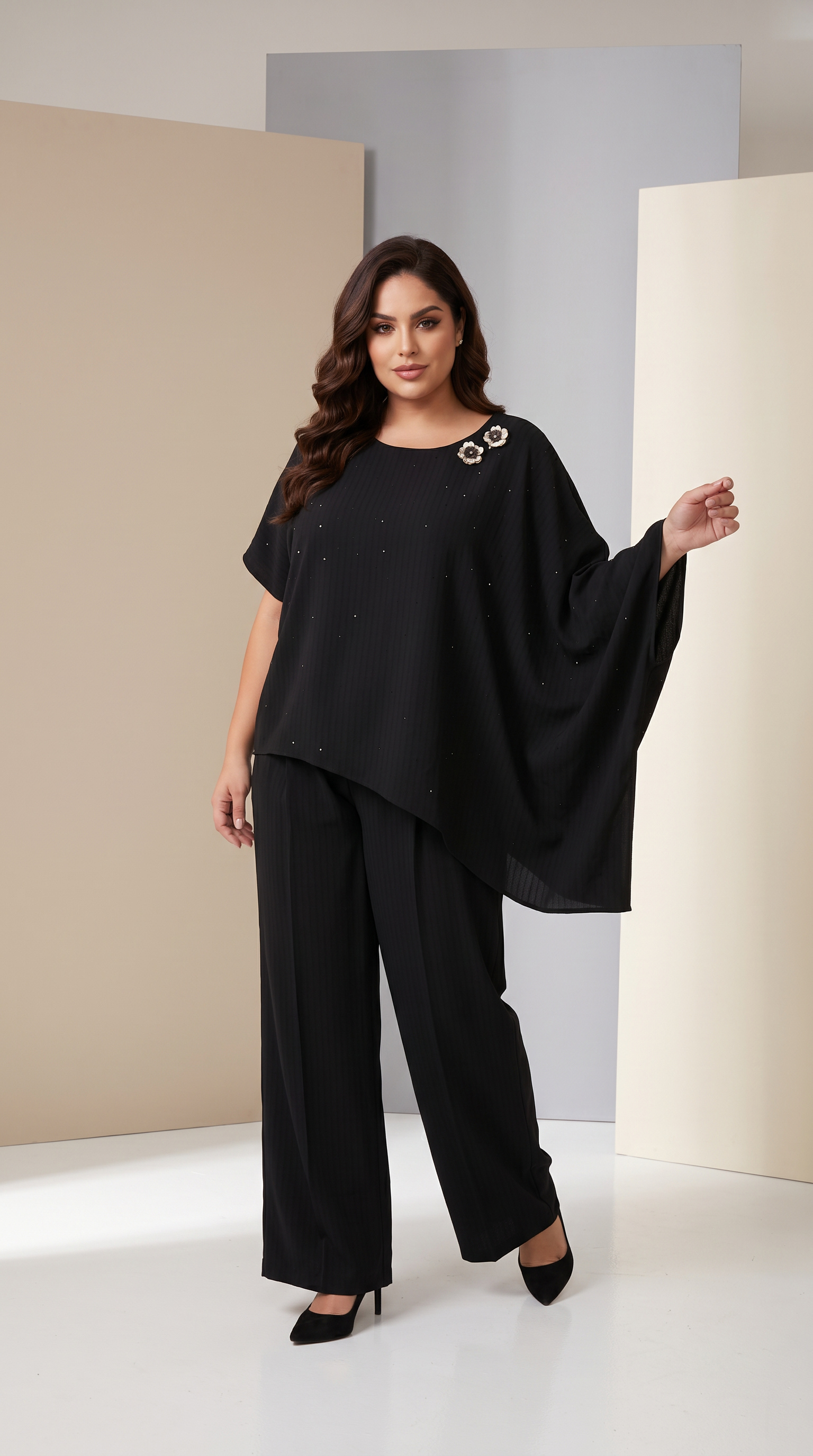 Дизайнерски черен комплект с асиметрична туника PLUS SIZE